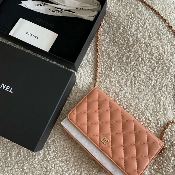 CHANEL Classic Wallet On Chain WOC in Salmon Beige Lambskin Leather - Picture 10 of 16